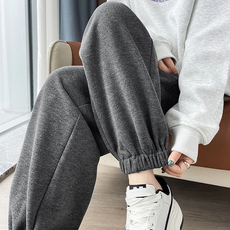 灰色束脚卫裤休闲哈伦运动裤女春秋2025新款加绒冬季萝卜大码显瘦