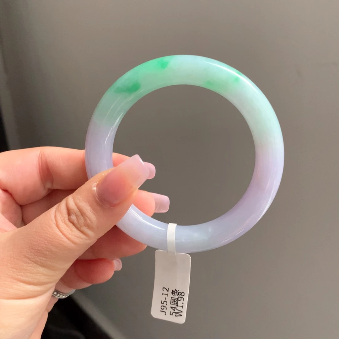 翡翠手镯未镶嵌8 55春带彩圆条
