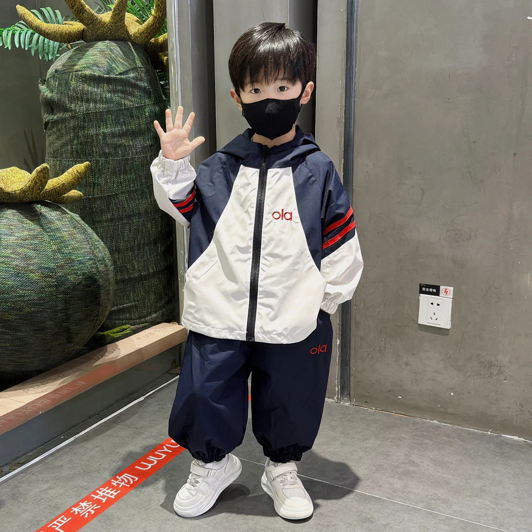男童套装2025春秋季新款洋气儿童韩版冲锋衣外套宝宝炸街两件套潮