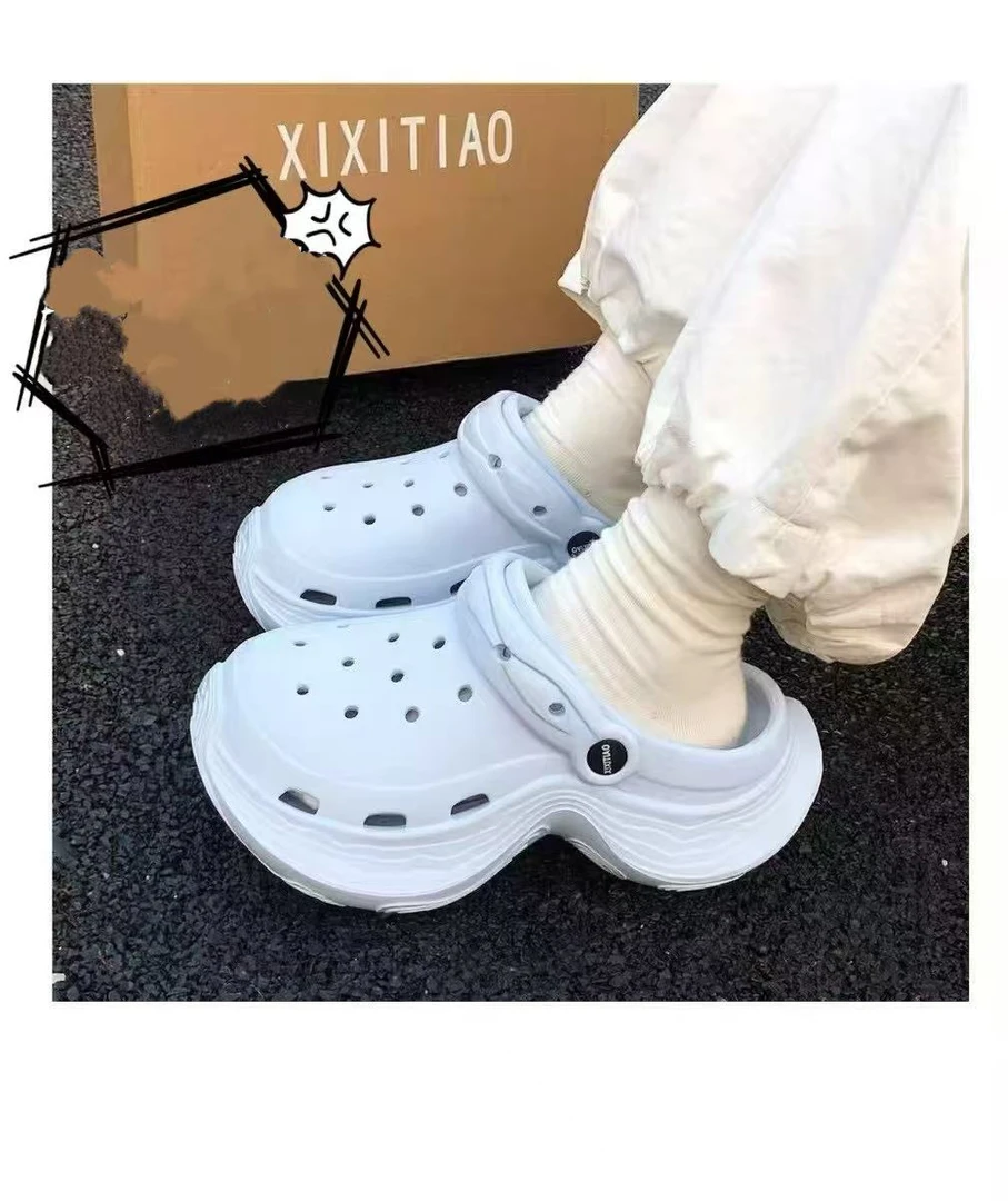 厚底洞洞鞋女款夏季居家轻便透气防滑时尚百搭软底凉鞋女士可外穿