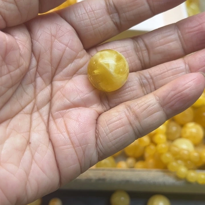 未镶嵌琥珀裸石小*子蜜蜡