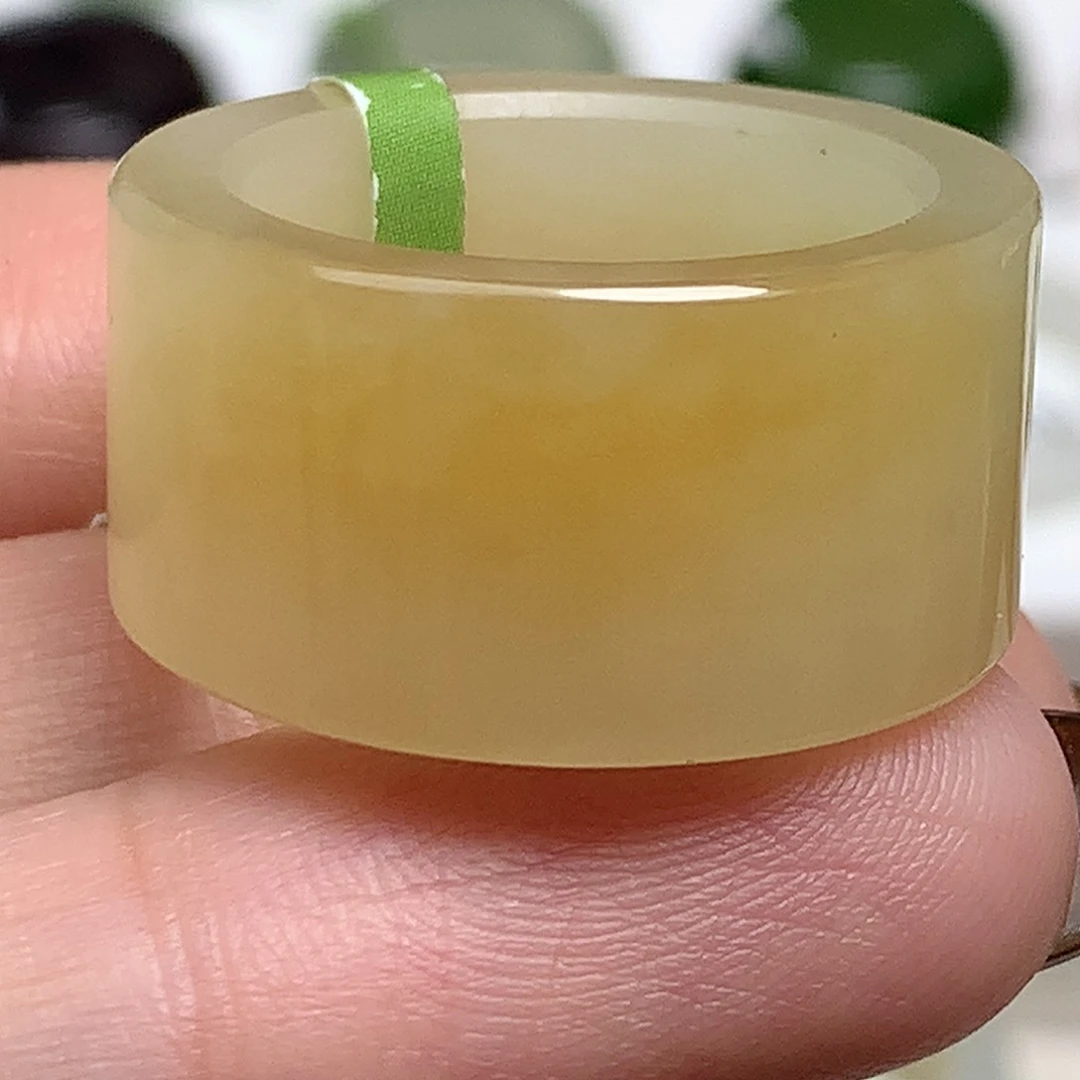 未镶嵌戒指和田玉