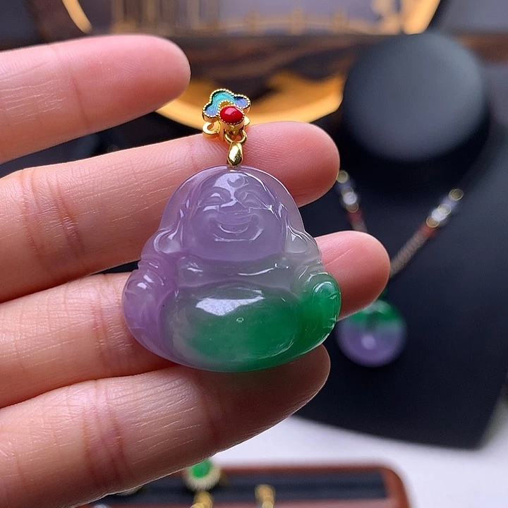 翡翠吊坠(赠链)未镶嵌