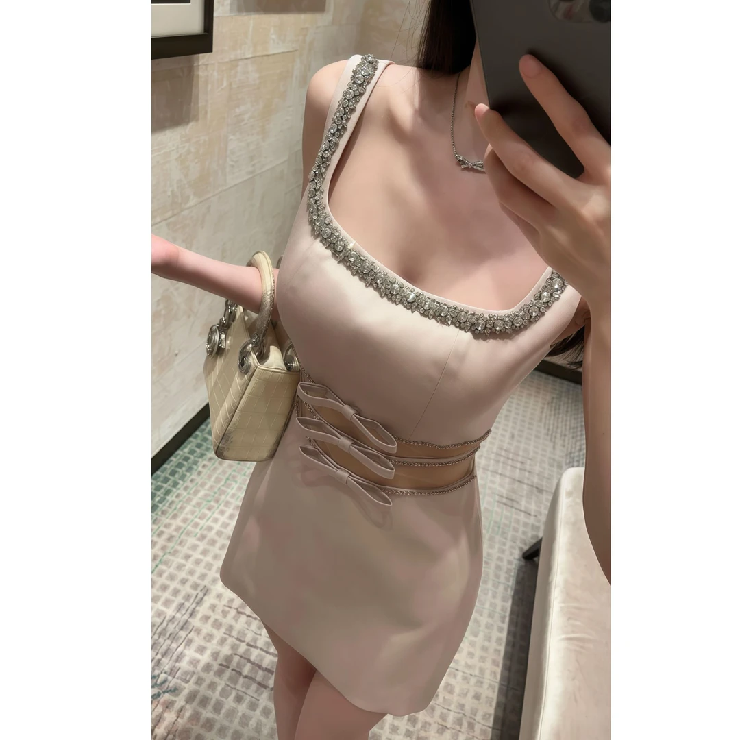 重工镶钻吊带新款连衣裙女富家千金穿搭蝴蝶结露腰生日小礼服裙