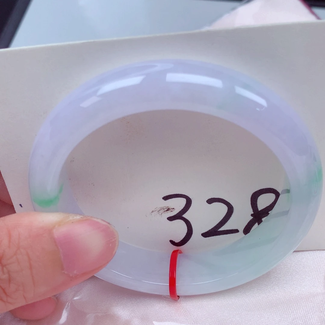 翡翠手镯未镶嵌翡翠