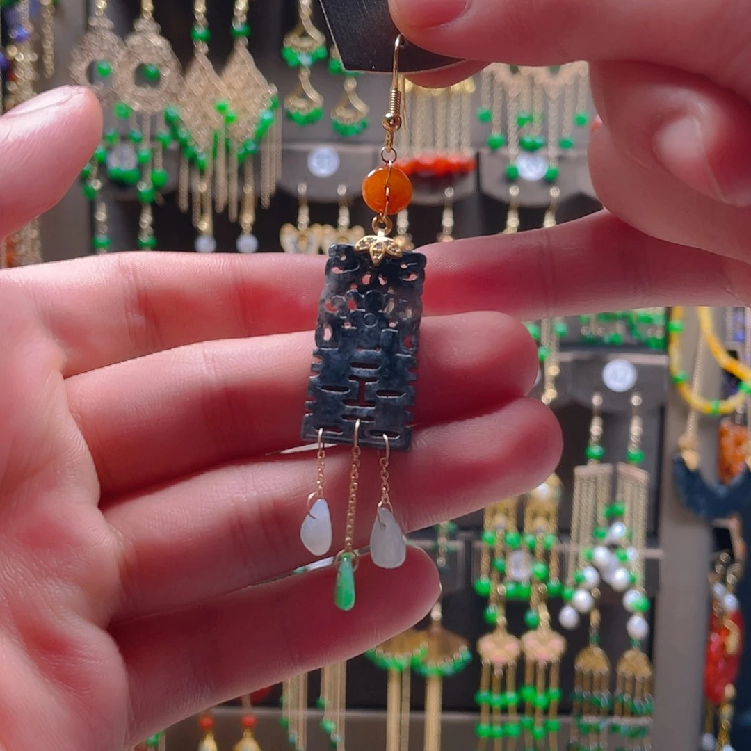 翡翠耳饰合金旭**?翡翠一个