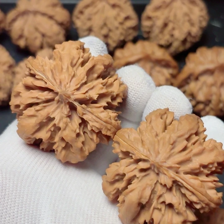 2***5文玩核桃吊坠秦岭灯笼27