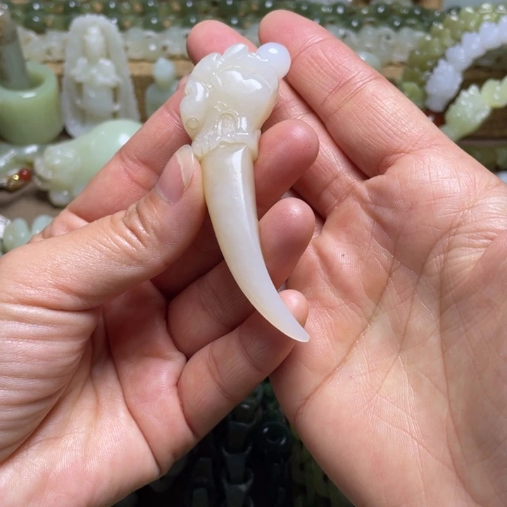 水***水玛瑙/玉髓未镶嵌颈饰