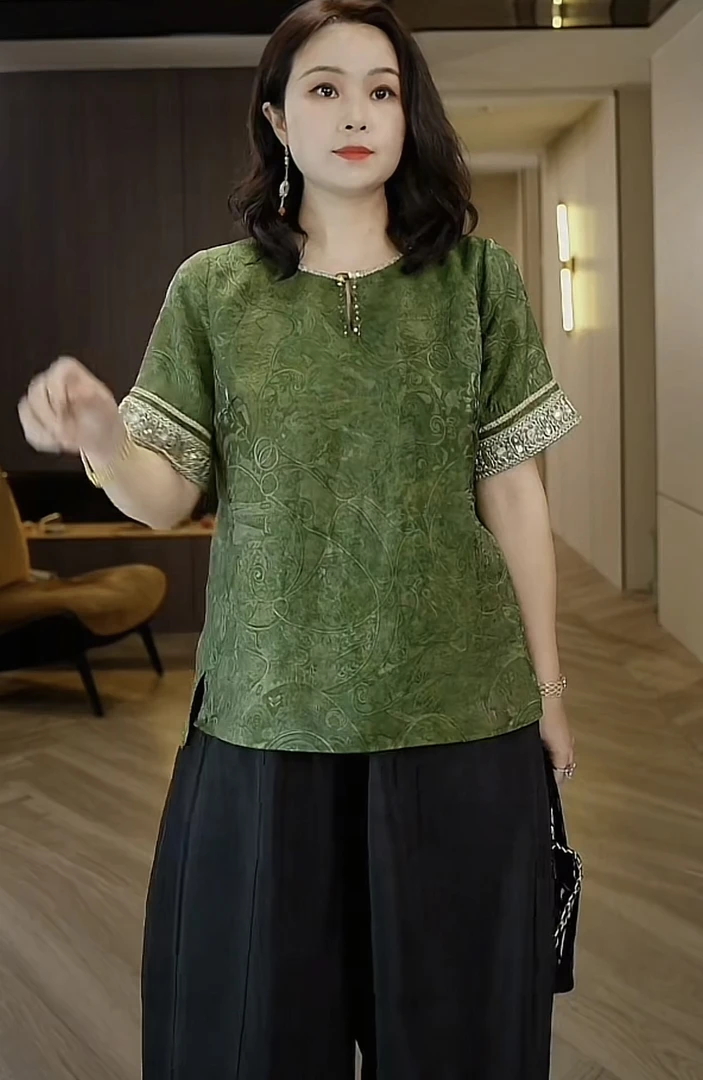 YS319翡翠绿清新圆领百搭气质女士上衣m61