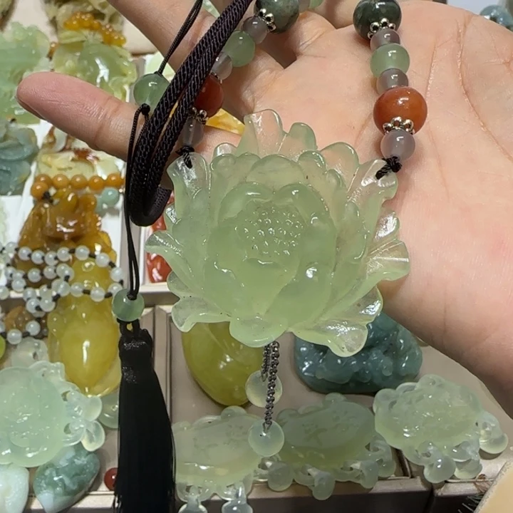 蛇纹石玉吊坠未镶嵌