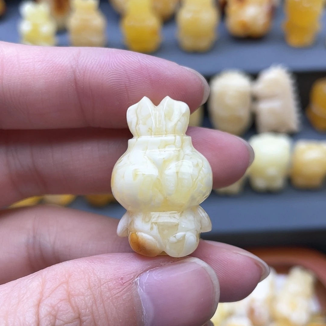 琥珀裸石未镶嵌蜜蜡