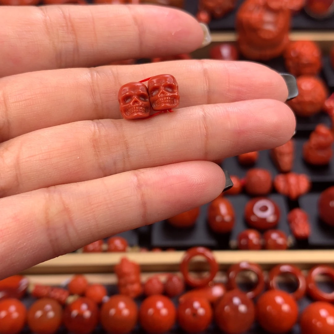 未镶嵌骷颅头对珠6.8mm南红玛瑙
