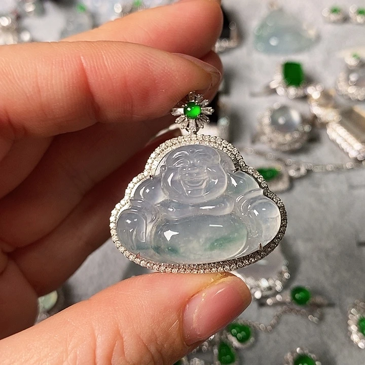 翡翠颈饰18K金镶嵌佛公