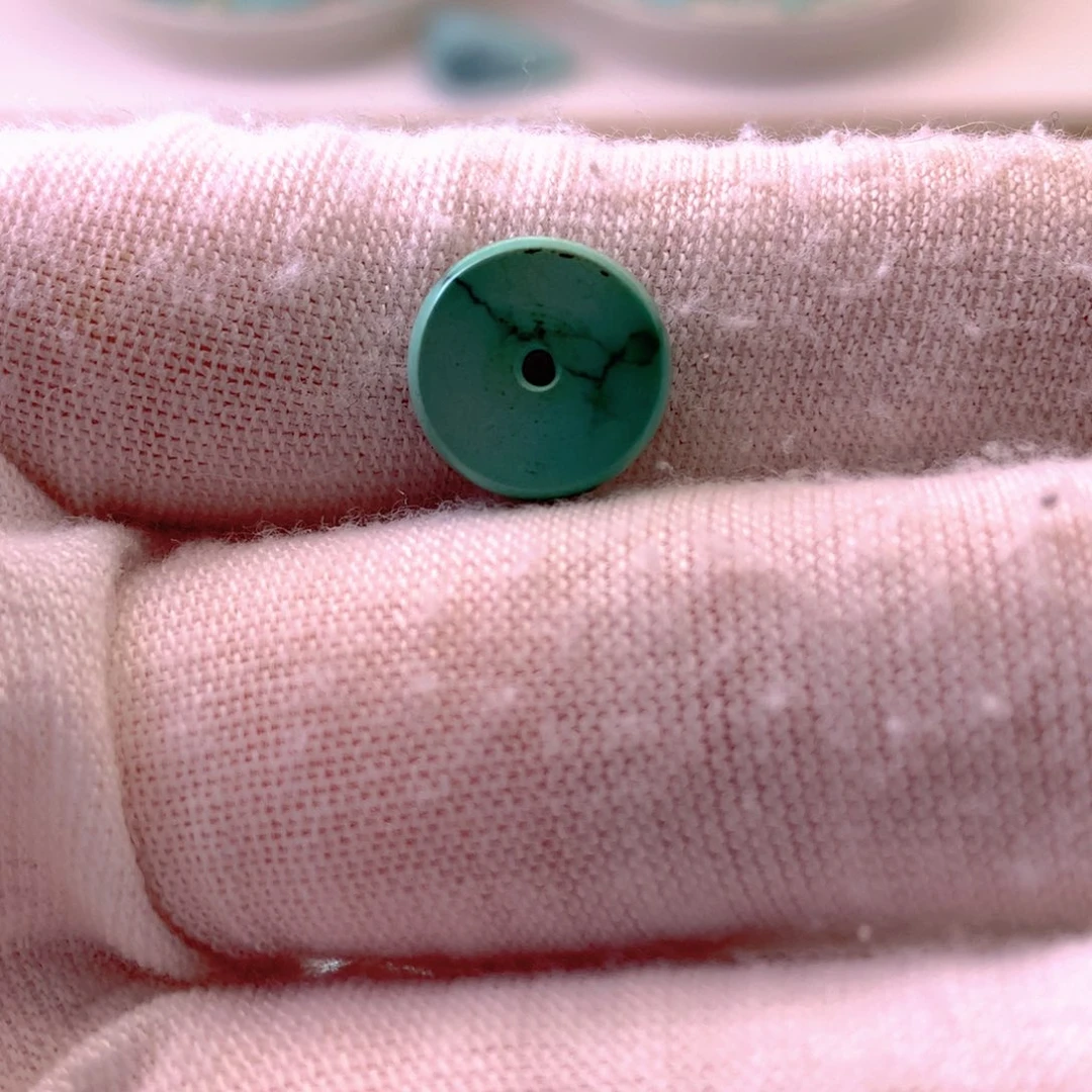 绿松石未镶嵌挂件