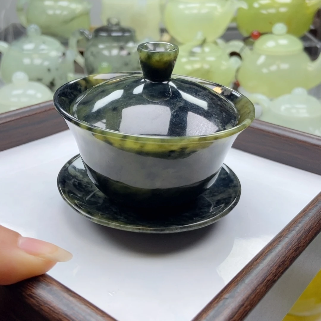 蛇纹石玉未镶嵌水杯