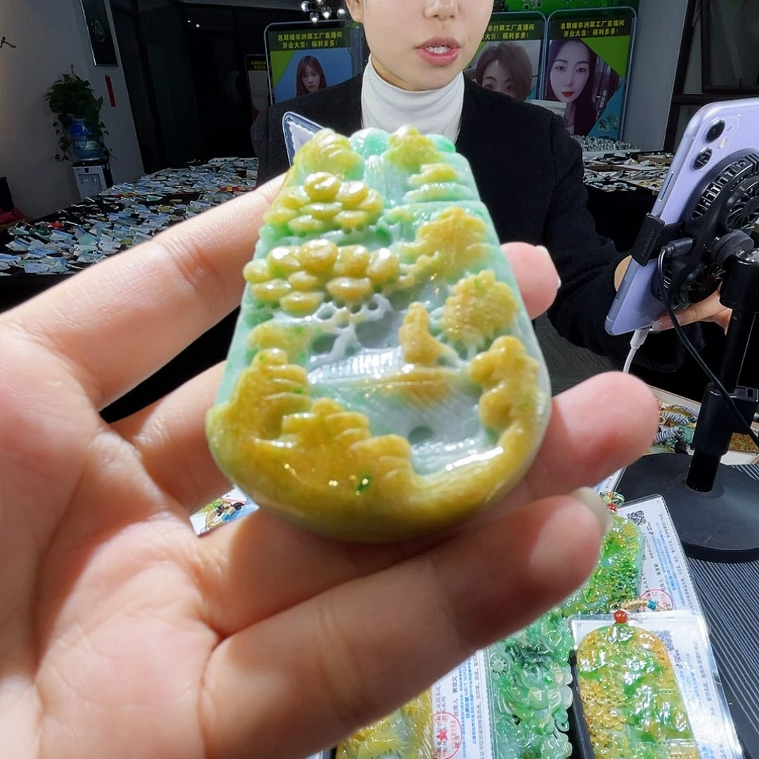 颈饰未镶嵌翡翠一