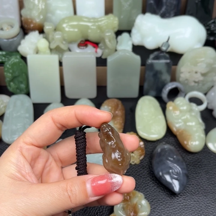 颈饰未镶嵌和田玉