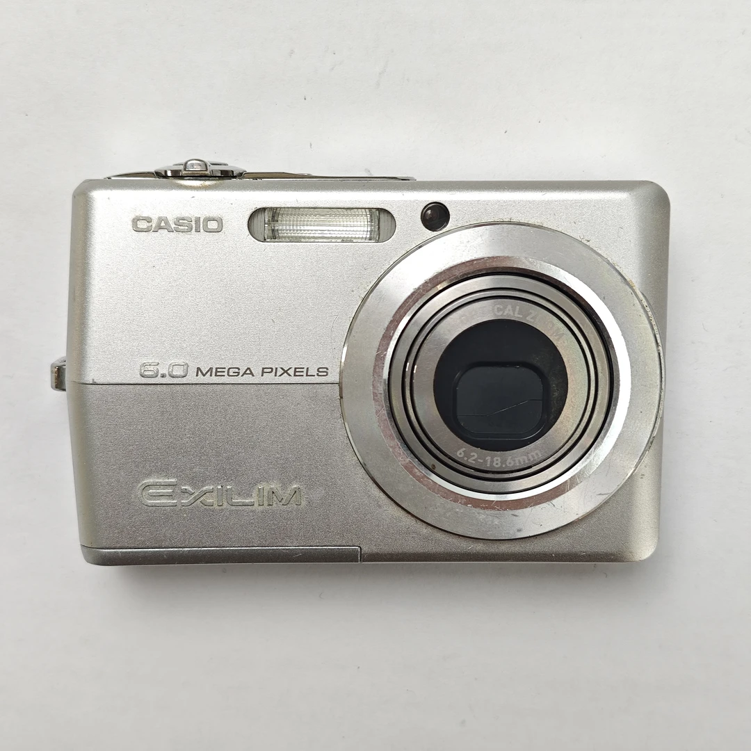 9新 Casio/卡西欧 EX-Z600银色默认微瑕NO退换