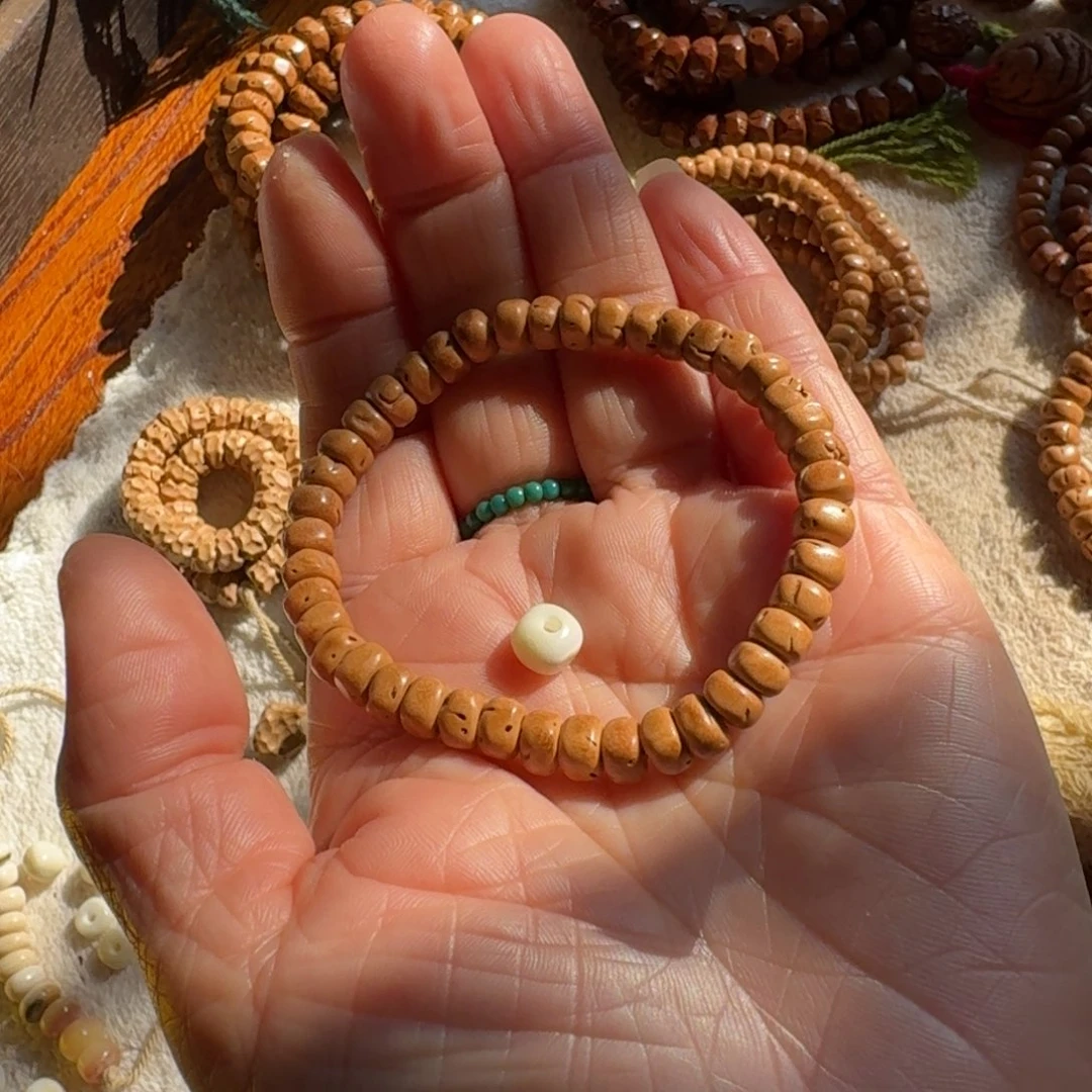 毛桃核小方糖手串一条