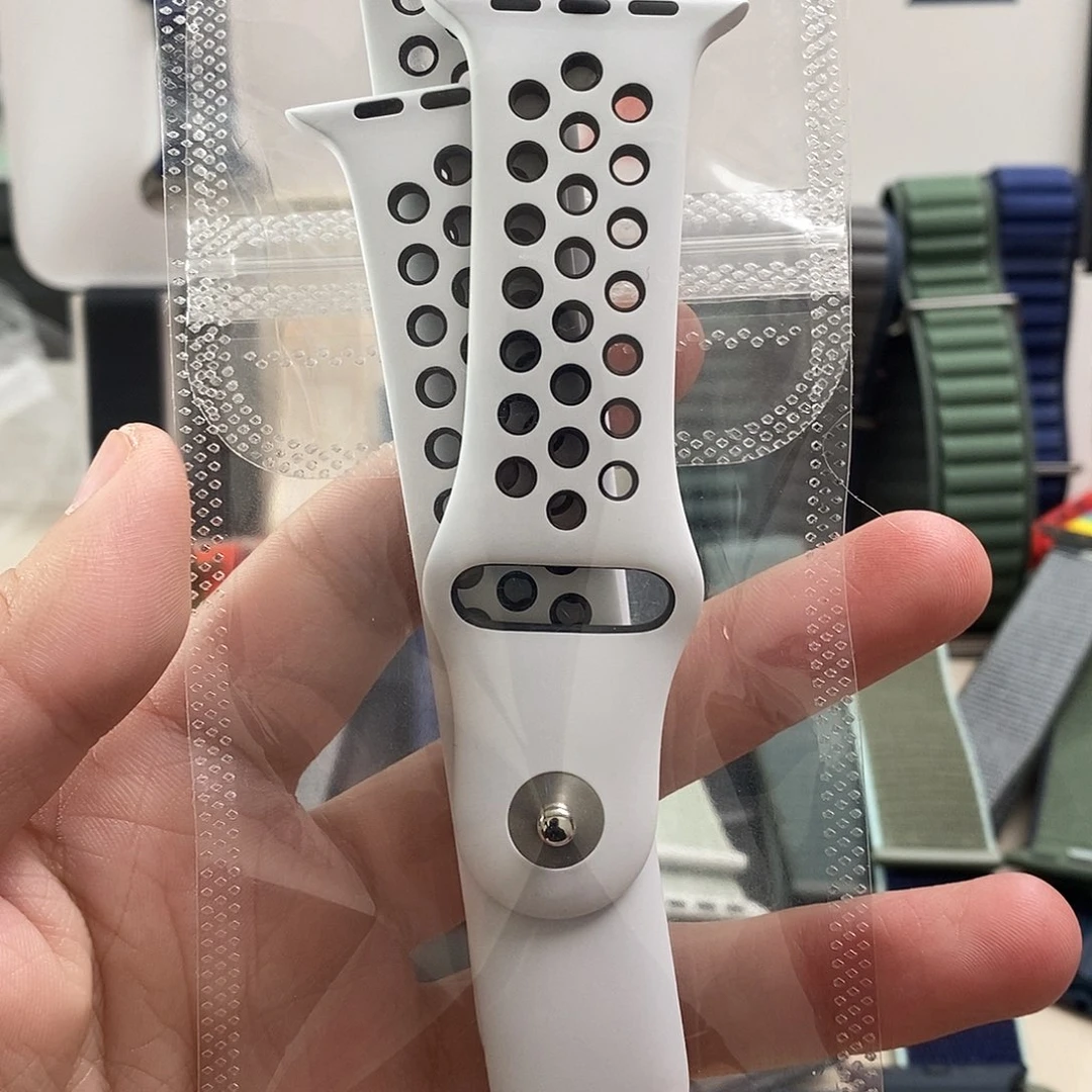 大***-99新99新黑白配色耐克洞洞大表盘三节装