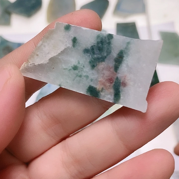 翡翠挂件未镶嵌翡翠