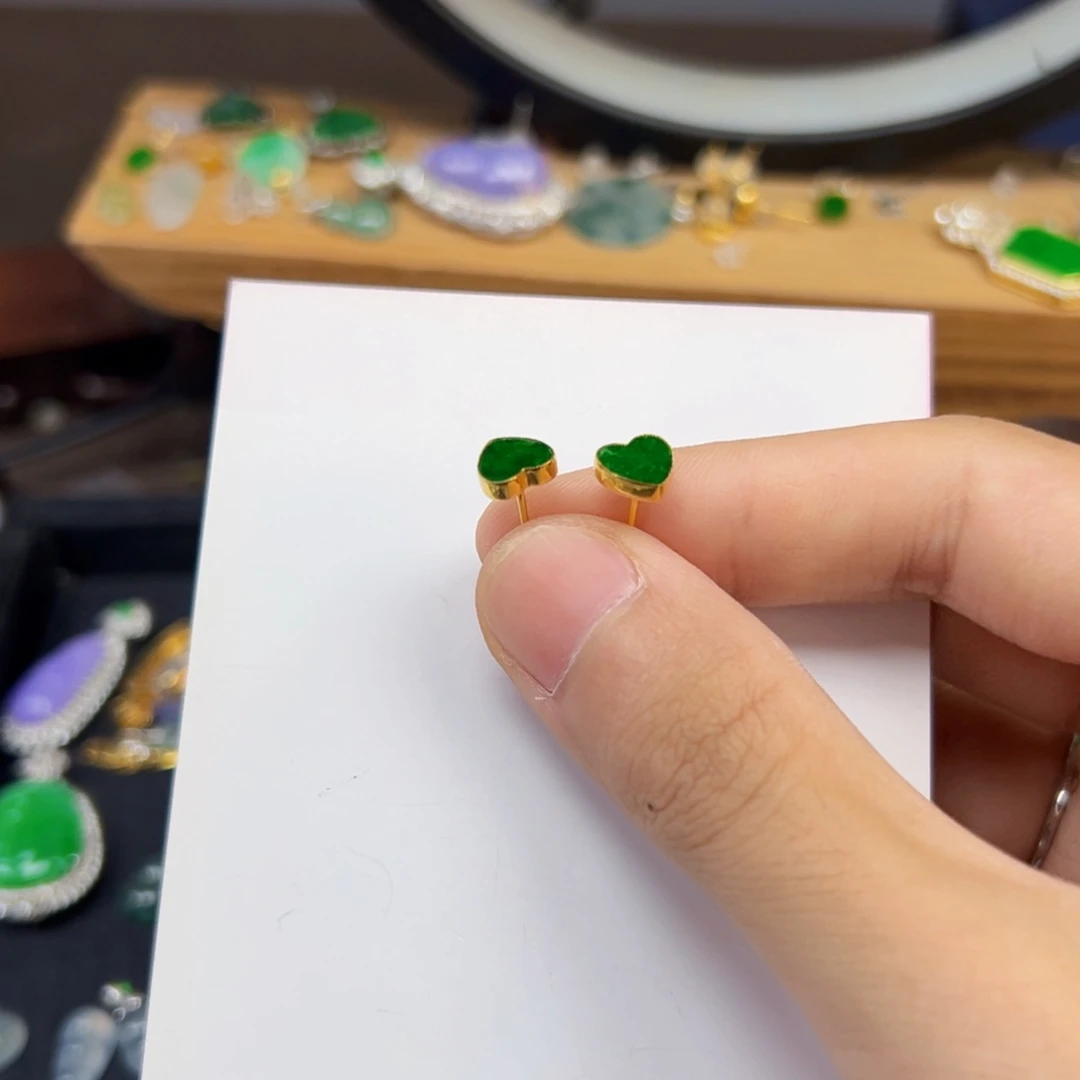 ^****翡翠18K金镶嵌颈饰一对