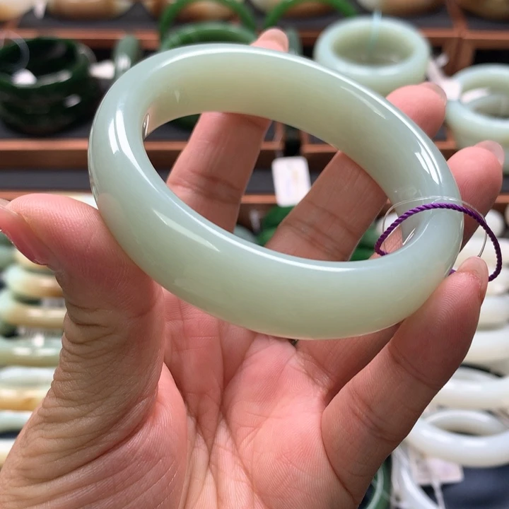 【闪购商品】未镶嵌手镯和田玉50