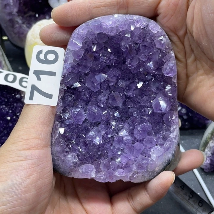 未镶嵌水晶大型摆件（非配饰）