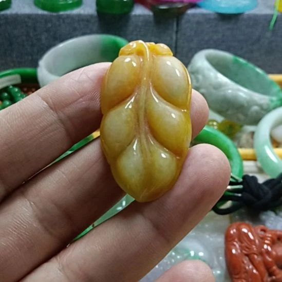 翡翠未镶嵌挂件翡翠