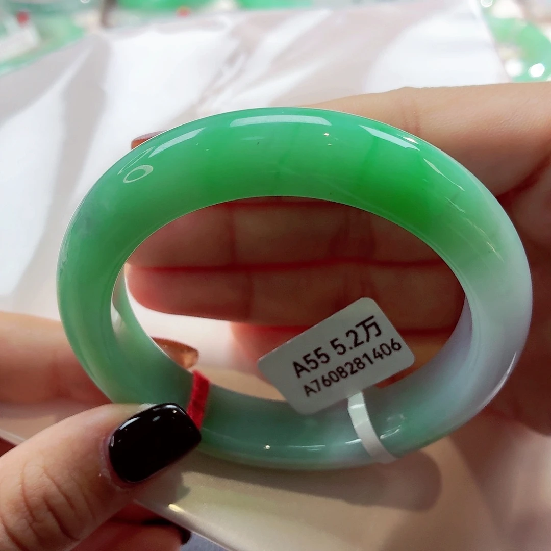 t****翡翠未镶嵌手镯定金68