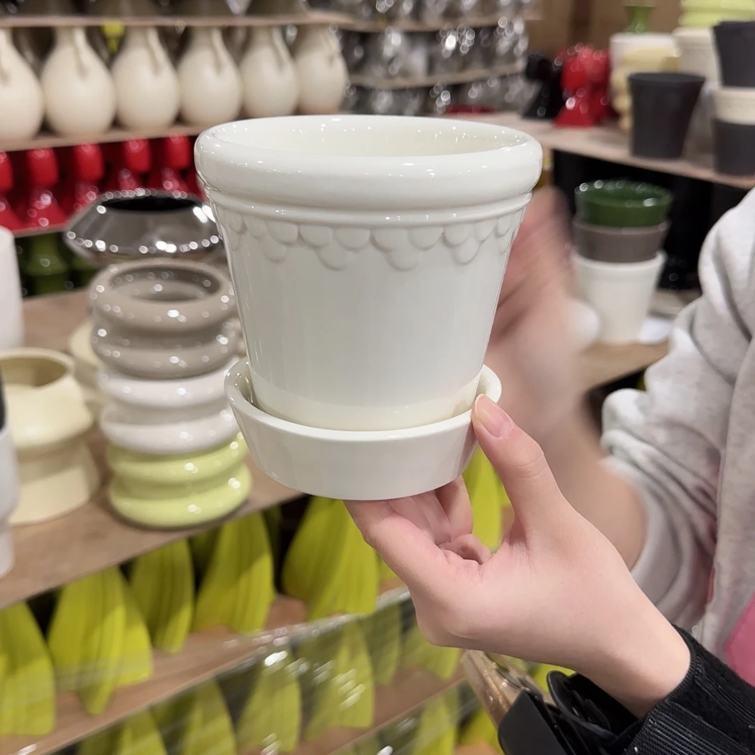 b4白色带托花盆花盆花盆