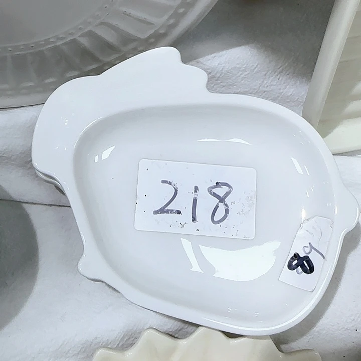 瓷片四个小兔子碟，。