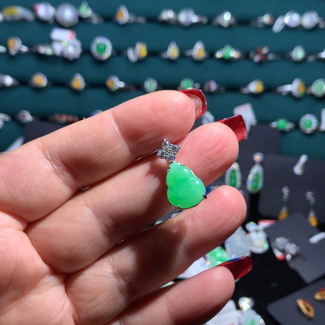 翡翠颈饰银S925镶嵌天然翡翠