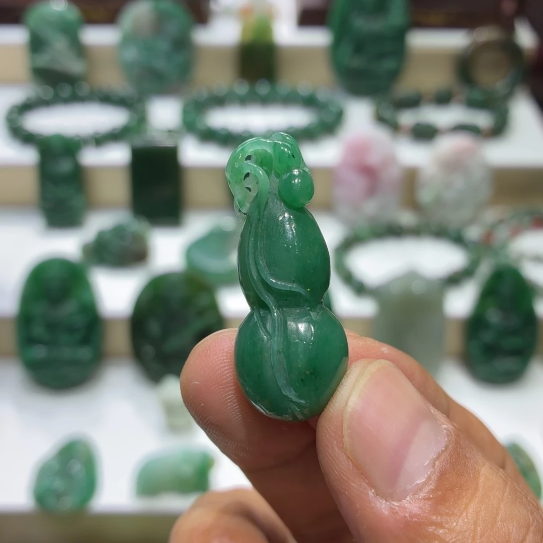 独山玉未镶嵌吊坠(不含链)葫芦