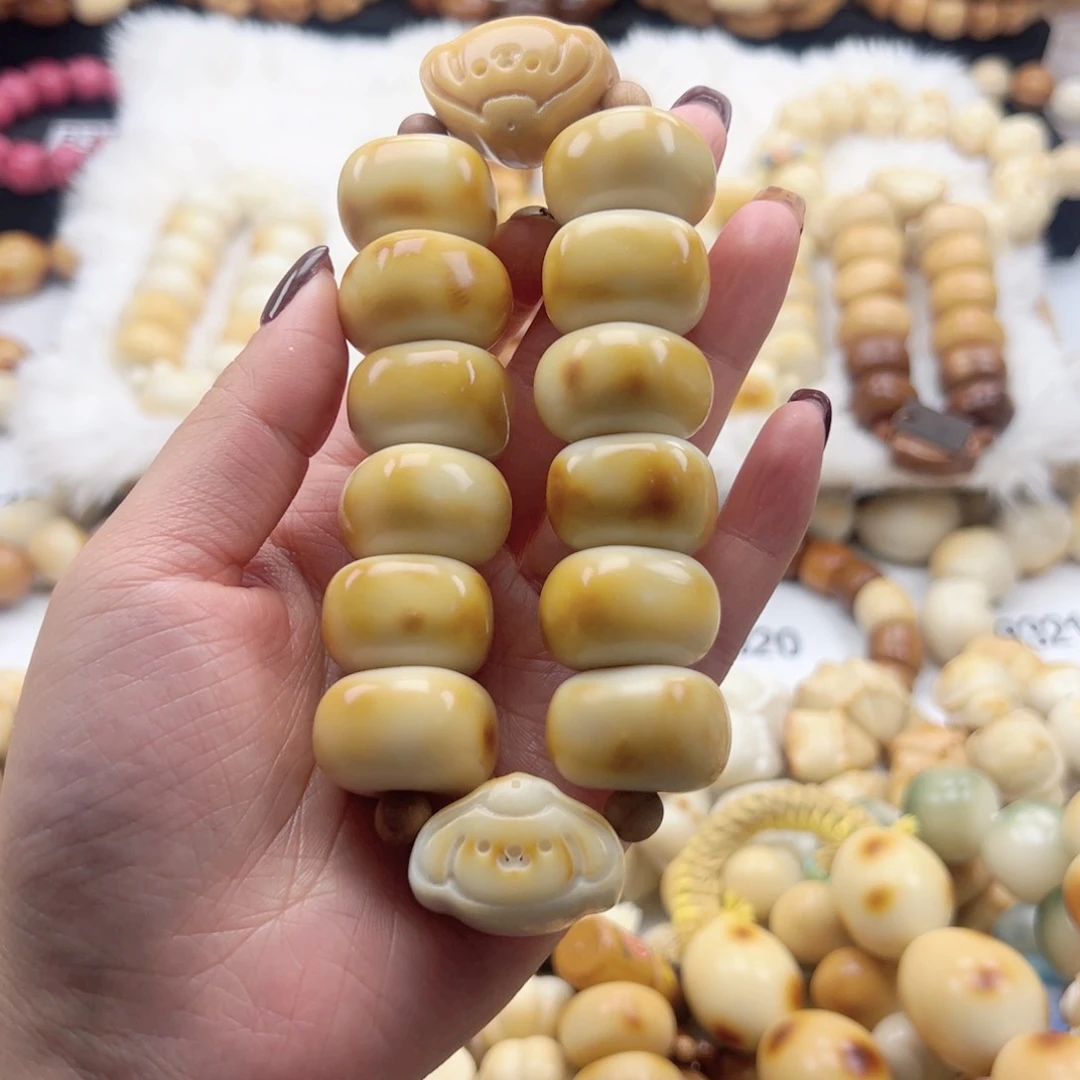 吊坠白玉菩提豆腐双棒烤色有纹无裂23-24