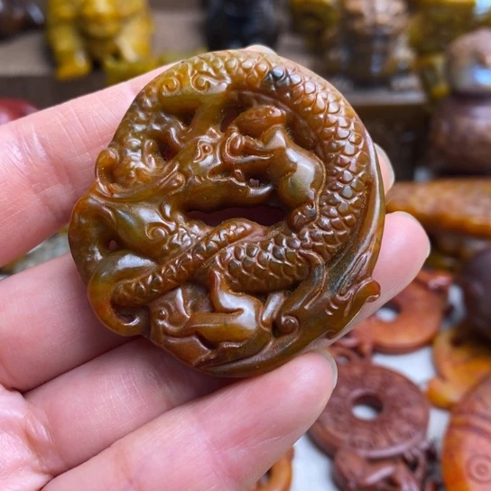 蛇纹石玉未镶嵌颈饰11