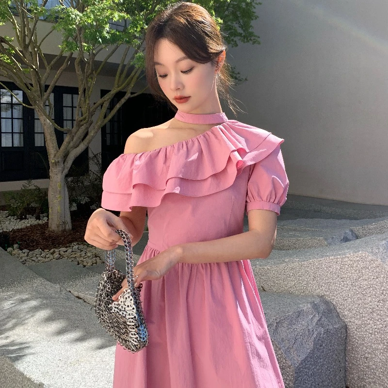 夏法式挂脖气质露肩斜领荷叶边连衣裙女S0808