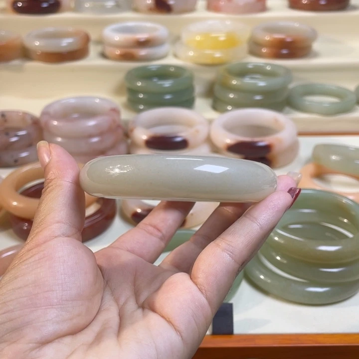 无非金属60纯天然手镯