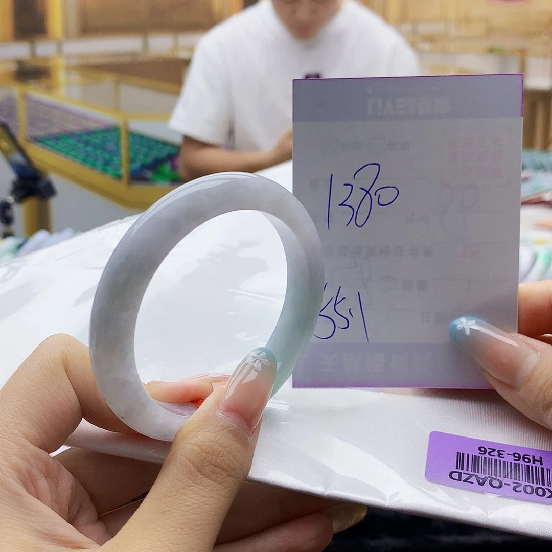 翡翠手镯未镶嵌00……