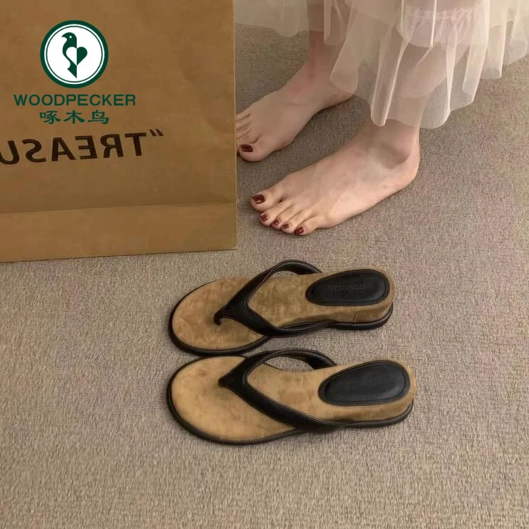 啄木鸟2025年新款法式夹趾沙滩凉拖百搭坡跟人字拖鞋女外穿夏凉鞋