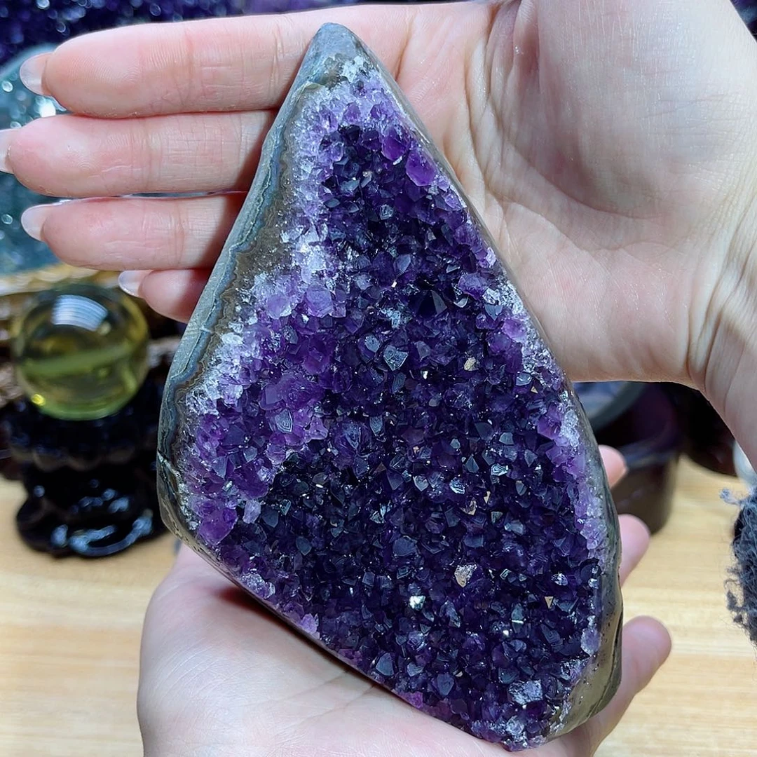 紫晶未镶嵌大型摆件（非配饰）