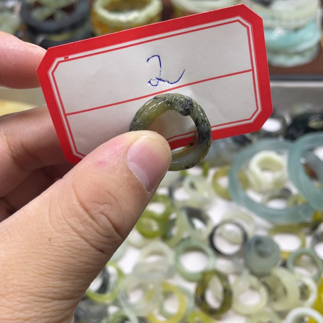 蛇纹石玉未镶嵌戒指
