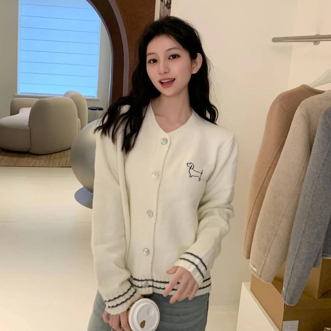 漫姐的店【狗狗开衫】三色毛衣外套女2024新款小众慵懒风针织开衫