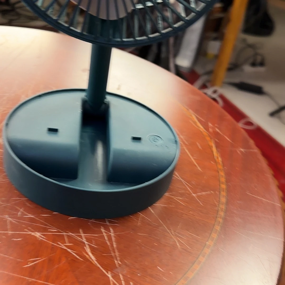 铁合金皮质电风扇