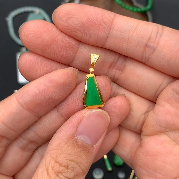 翡翠18K金镶嵌吊坠(不含链)