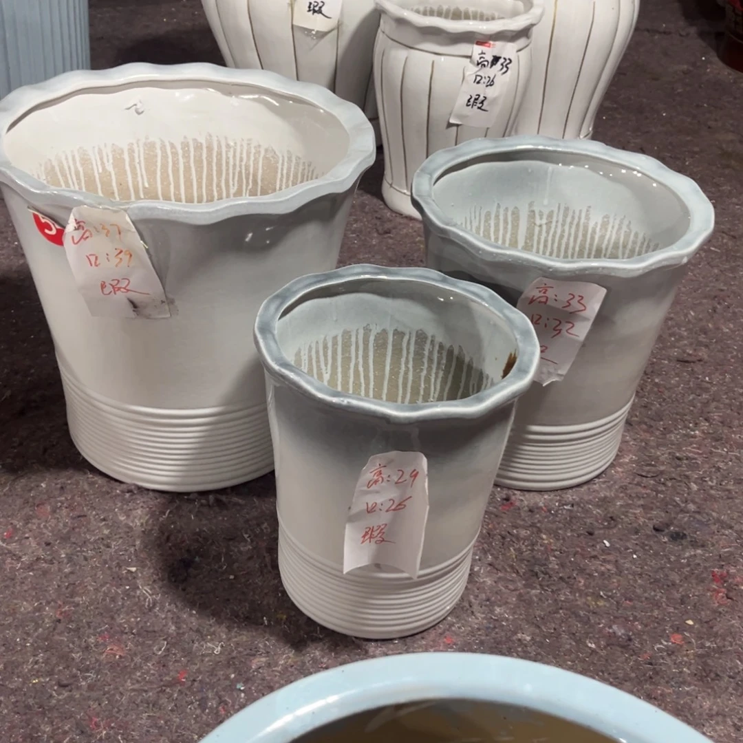 喇叭花一套三个花盆