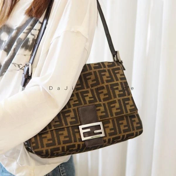 95新 FENDI/芬迪 大吉中古/Fendi芬迪老花大法棍单肩包