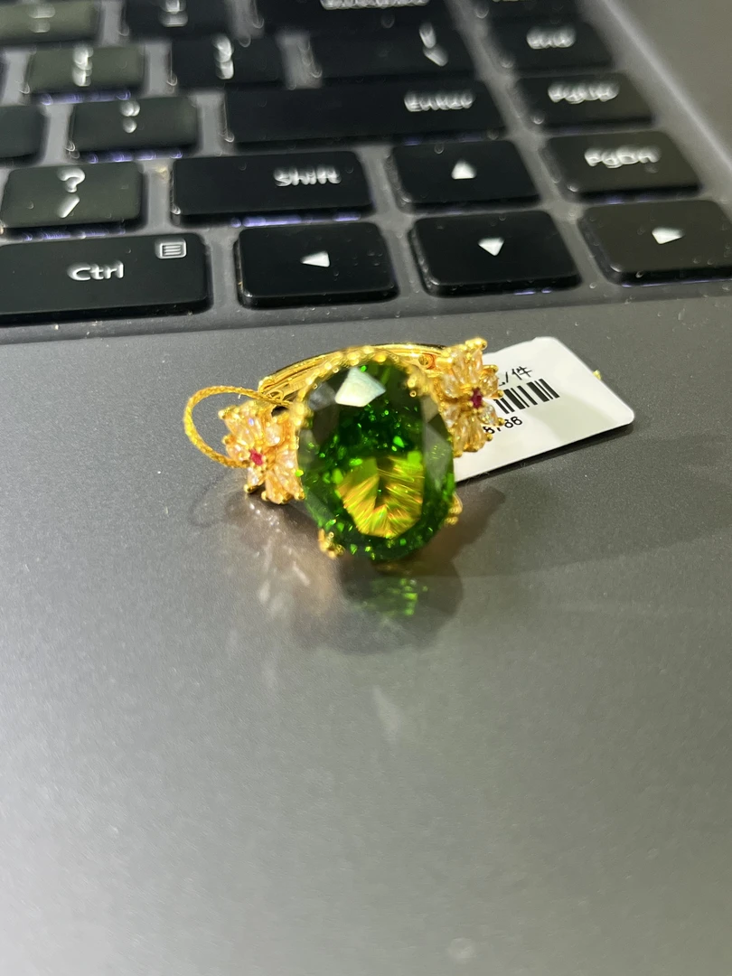 黄金足金999 绿宝石镶嵌鸽子蛋高奢精致