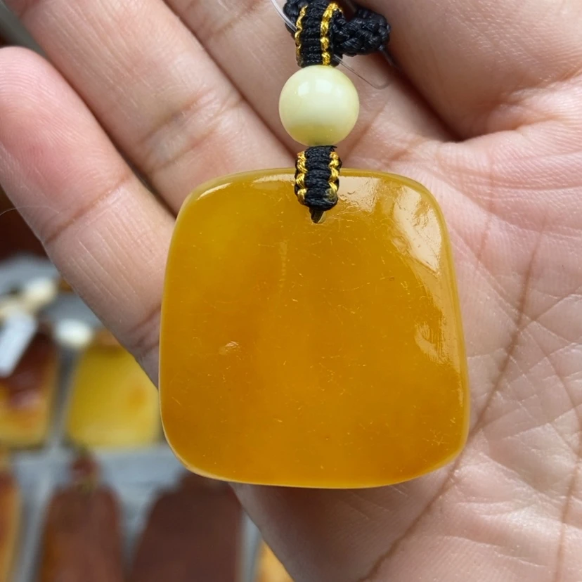 【闪购商品】琥珀颈饰未镶嵌
