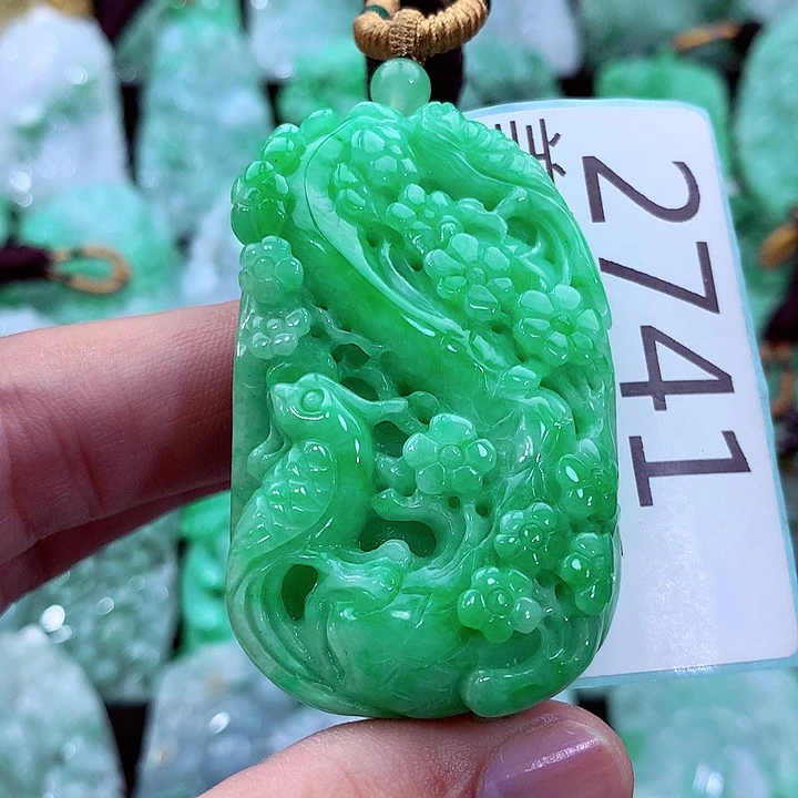 吊坠(不含链)未镶嵌翡翠